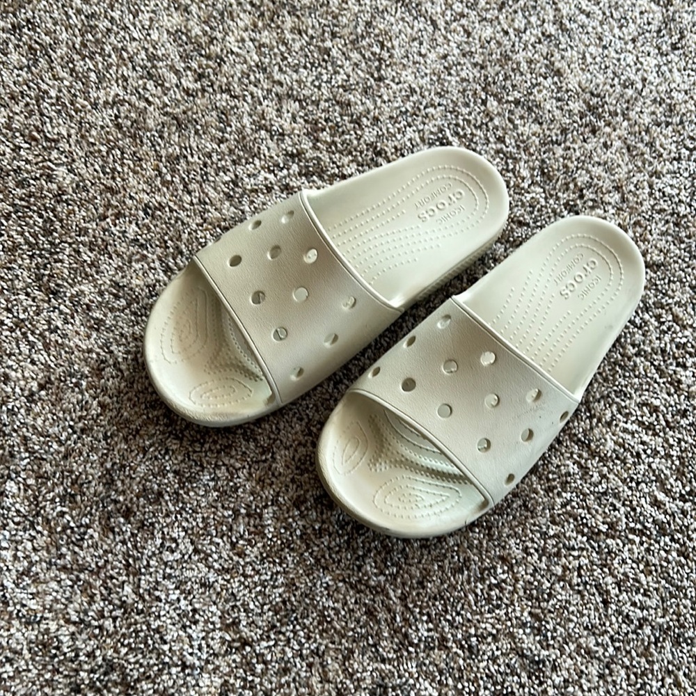 Croc slides